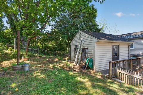 Tiny photo for 216 Kensington Avenue, Lynchburg, VA 24503 (MLS # 366309)