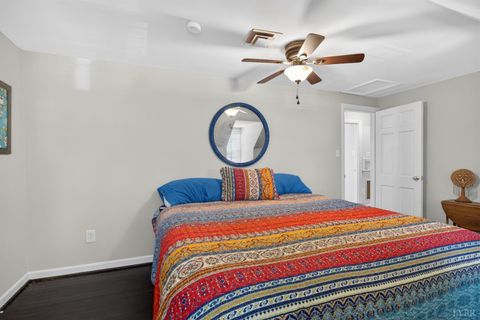 Tiny photo for 216 Kensington Avenue, Lynchburg, VA 24503 (MLS # 366309)