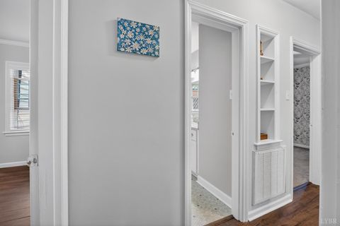 Tiny photo for 216 Kensington Avenue, Lynchburg, VA 24503 (MLS # 366309)
