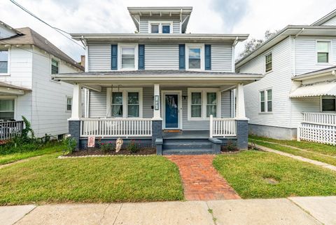 Photo of 1440 Greenbrier SE Avenue, Roanoke, VA 24013 (MLS # 362050)