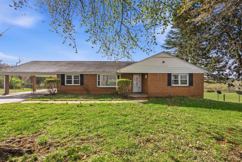 Homes For Sale - 294 Spring Garden Road<br/> Monroe, VA 24574