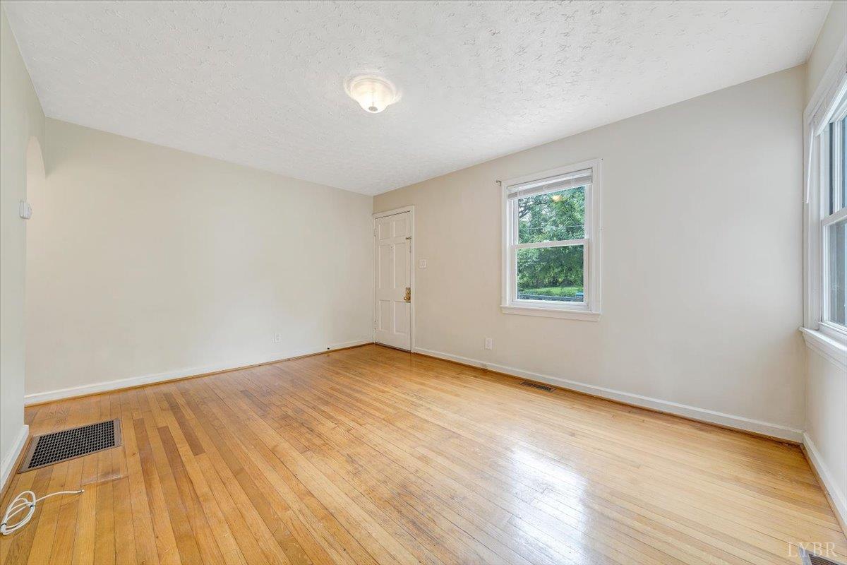 Lynchburg, Virginia 24502, United States, 3 Bedrooms Bedrooms, ,1 BathroomBathrooms,Residential,Active,138962