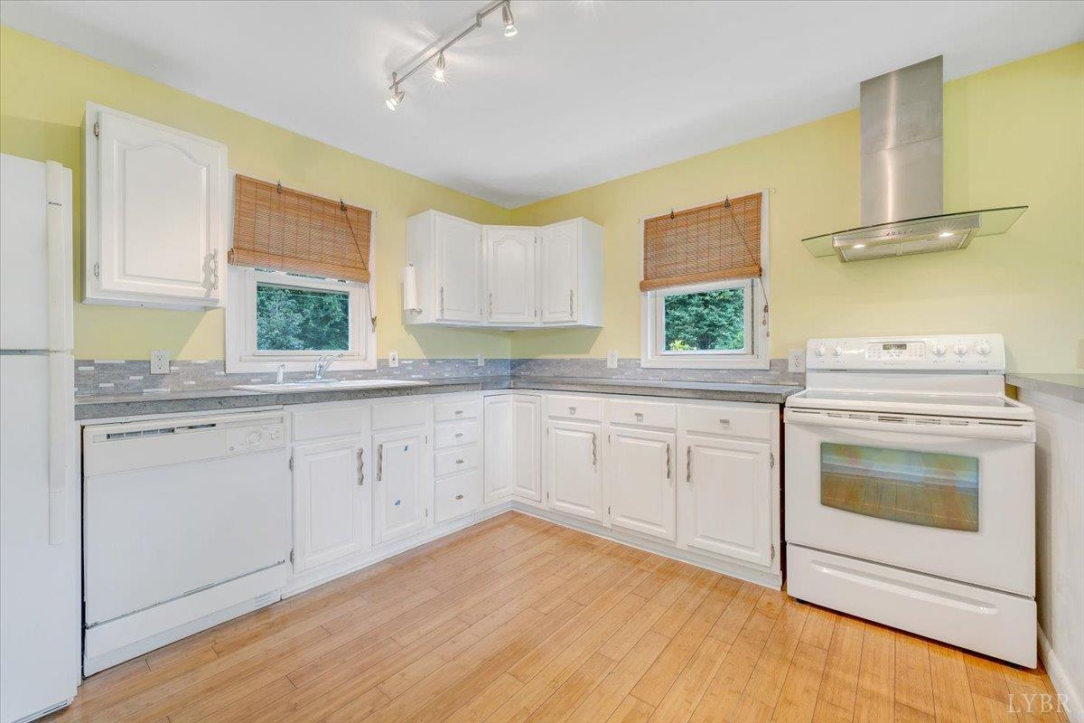 Lynchburg, Virginia 24502, United States, 3 Bedrooms Bedrooms, ,1 BathroomBathrooms,Residential,Active,138962