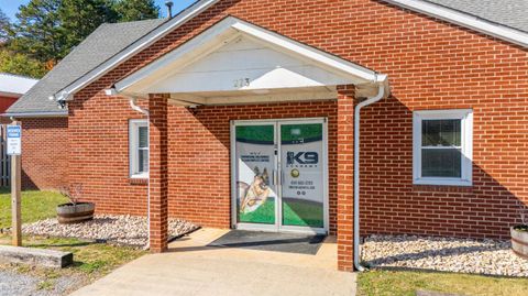 Tiny photo for 273 Riverbend Road, Altavista, VA 24517 (MLS # 363782)