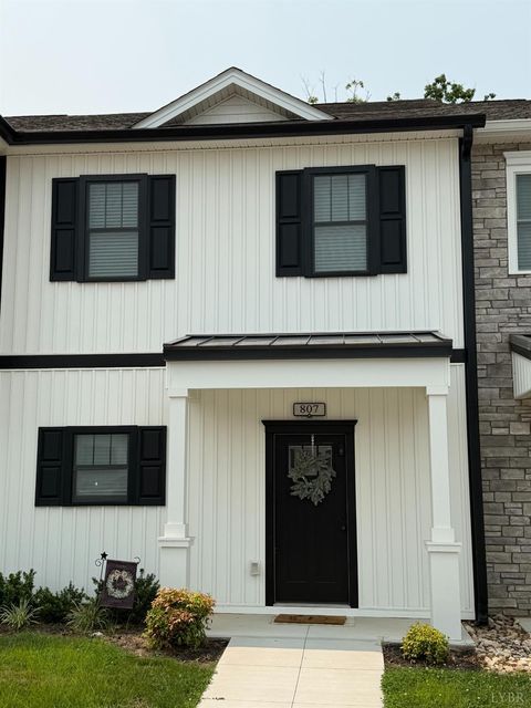 Townhouse For Sale - 556 Leesville Road #807<br/> Lynchburg, VA 24502