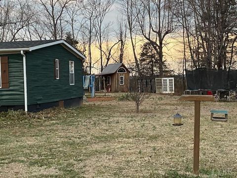 Tiny photo for 7359 Lewis Ford Rd Rd, Gladys, VA 24554 (MLS # 364649)
