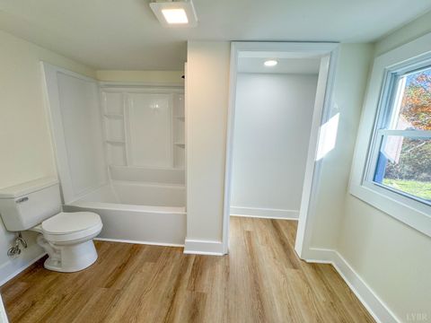 Tiny photo for 255 Glade Road, Madison Heights, VA 24572 (MLS # 362777)