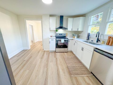 Tiny photo for 255 Glade Road, Madison Heights, VA 24572 (MLS # 362777)