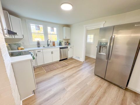 Tiny photo for 255 Glade Road, Madison Heights, VA 24572 (MLS # 362777)