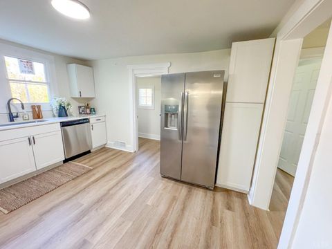 Tiny photo for 255 Glade Road, Madison Heights, VA 24572 (MLS # 362777)