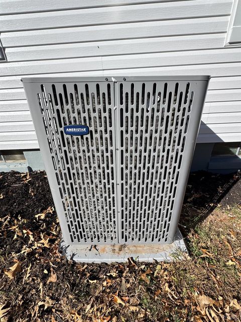 Tiny photo for 255 Glade Road, Madison Heights, VA 24572 (MLS # 362777)