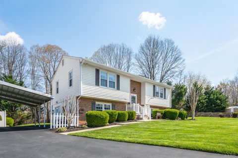 Tiny photo for 1136 Coolbrook Road, Bedford, VA 24523 (MLS # 365452)