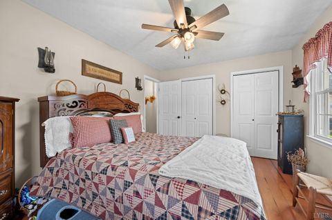 Tiny photo for 1136 Coolbrook Road, Bedford, VA 24523 (MLS # 365452)