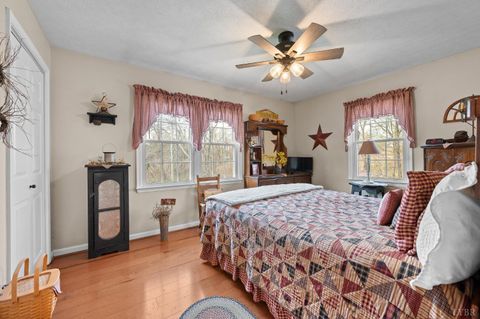 Tiny photo for 1136 Coolbrook Road, Bedford, VA 24523 (MLS # 365452)