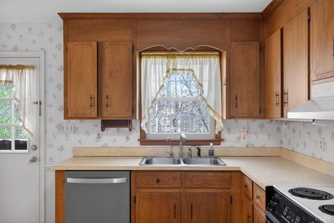 Tiny photo for 163 Baldwin Circle Cir, Lynchburg, VA 24502 (MLS # 365473)