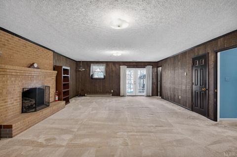 Tiny photo for 163 Baldwin Circle Cir, Lynchburg, VA 24502 (MLS # 365473)