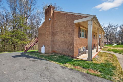 Tiny photo for 163 Baldwin Circle Cir, Lynchburg, VA 24502 (MLS # 365473)
