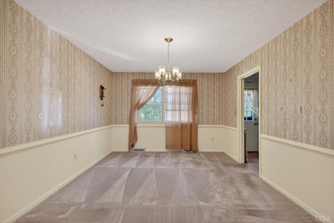 Tiny photo for 163 Baldwin Circle Cir, Lynchburg, VA 24502 (MLS # 365473)