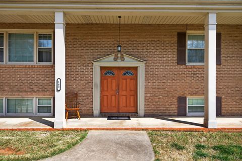 Tiny photo for 163 Baldwin Circle Cir, Lynchburg, VA 24502 (MLS # 365473)