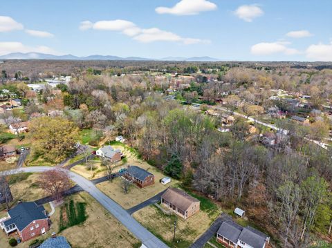 Tiny photo for 163 Baldwin Circle Cir, Lynchburg, VA 24502 (MLS # 365473)
