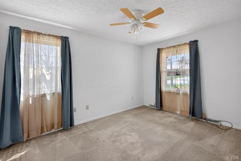 Tiny photo for 163 Baldwin Circle Cir, Lynchburg, VA 24502 (MLS # 365473)