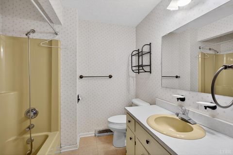 Tiny photo for 163 Baldwin Circle Cir, Lynchburg, VA 24502 (MLS # 365473)