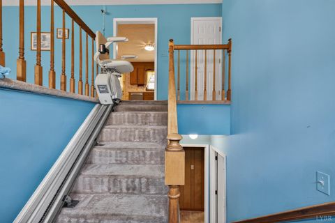 Tiny photo for 163 Baldwin Circle Cir, Lynchburg, VA 24502 (MLS # 365473)