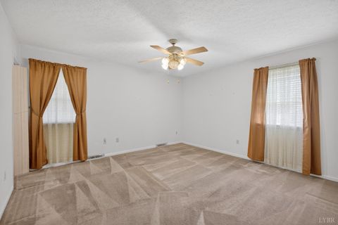 Tiny photo for 163 Baldwin Circle Cir, Lynchburg, VA 24502 (MLS # 365473)
