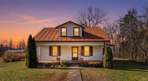 Photo of 409 Staunton River Landing Lndg, Gretna, VA 24557 (MLS # 364726)