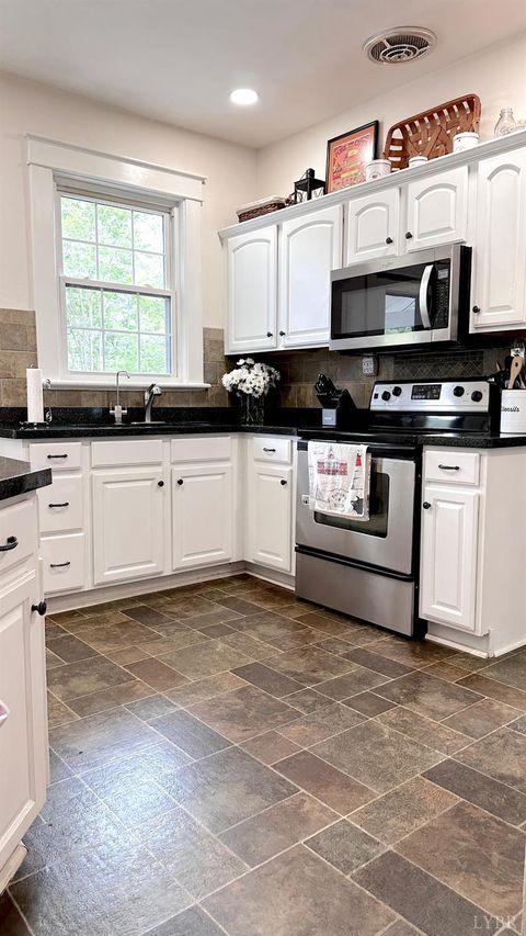 Tiny photo for 415 Oakridge Boulevard, Lynchburg, VA 24502 (MLS # 366276)