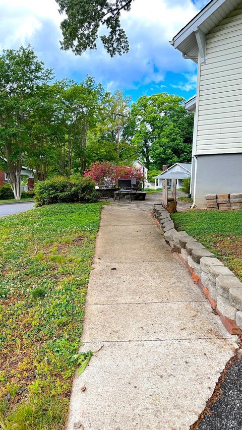 Tiny photo for 415 Oakridge Boulevard, Lynchburg, VA 24502 (MLS # 366276)
