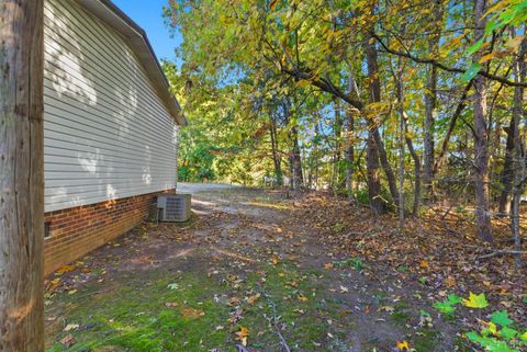 Tiny photo for 2213 Rabat Road, Nathalie, VA 24577 (MLS # 363888)