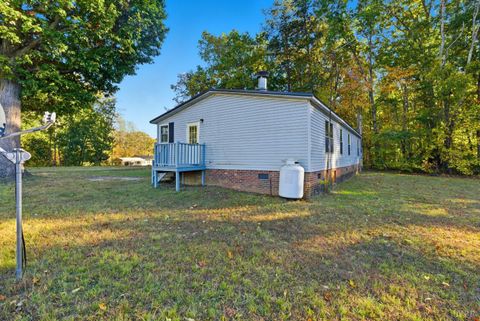 Tiny photo for 2213 Rabat Road, Nathalie, VA 24577 (MLS # 363888)