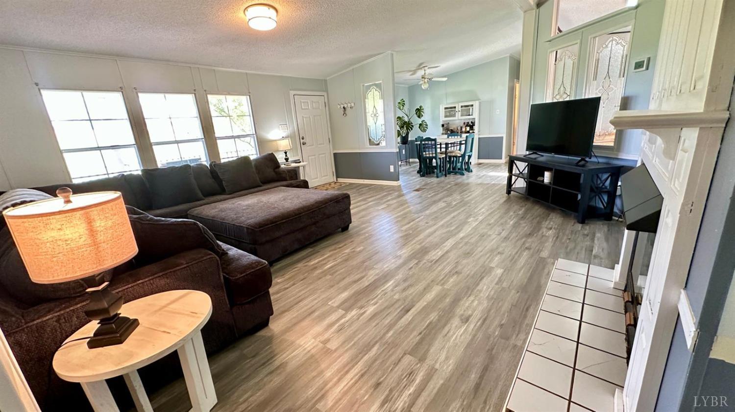 2836 Isle Of Pines Drive, Moneta, Virginia image 12