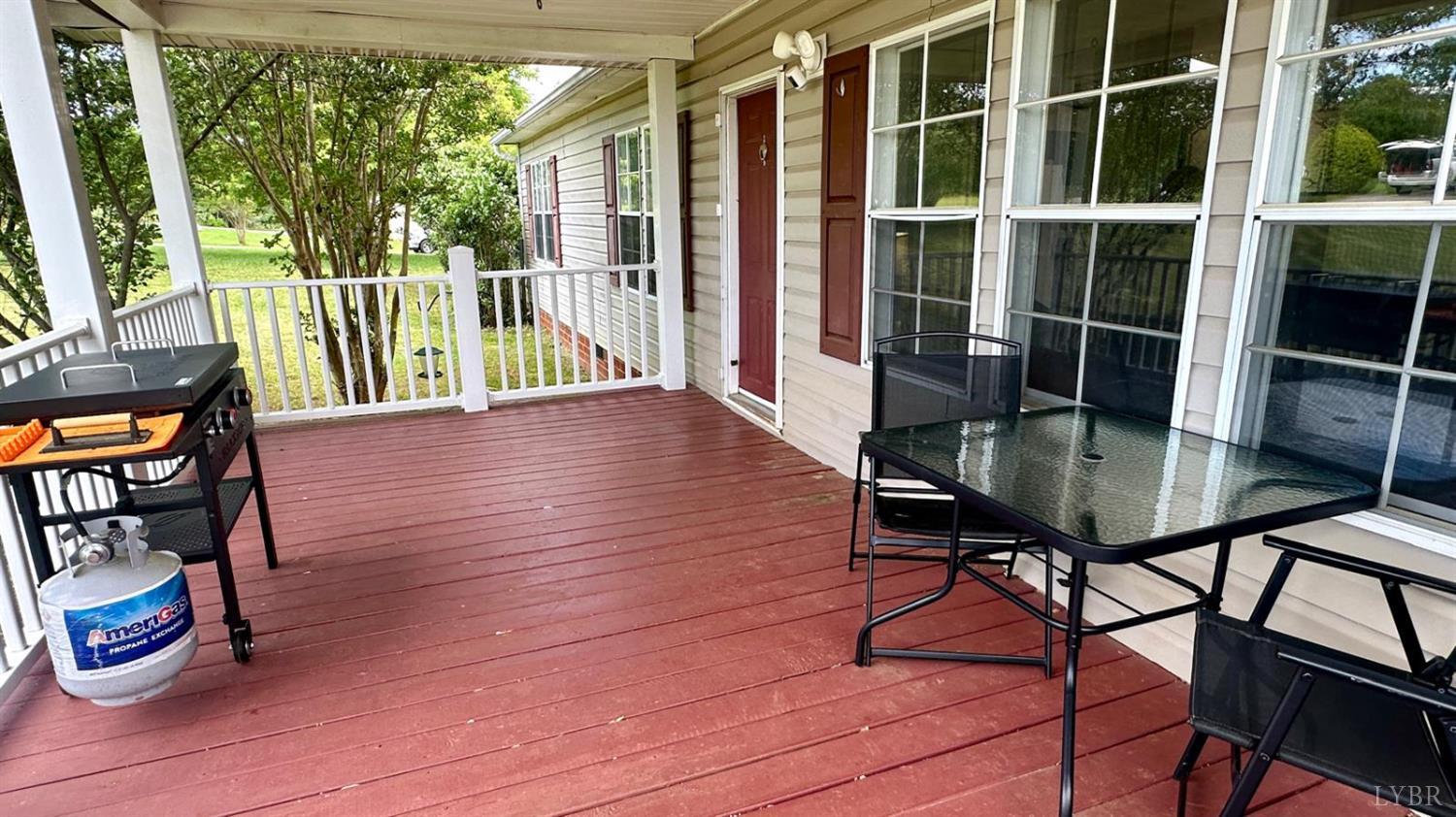 2836 Isle Of Pines Drive, Moneta, Virginia image 2