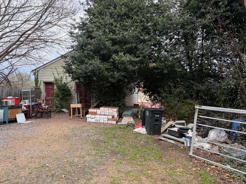 Tiny photo for 1421 Main St. St, Lynchburg, VA 24504 (MLS # 365232)