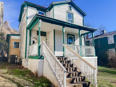 Photo of 1704 Taylor Street, Lynchburg, VA 24504 (MLS # 363805)