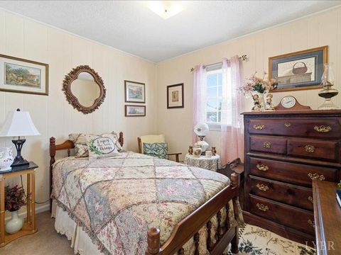 Tiny photo for 724 Spring Street, Hurt, VA 24563 (MLS # 364384)