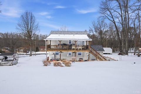 Tiny photo for 724 Spring Street, Hurt, VA 24563 (MLS # 364384)