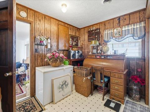 Tiny photo for 724 Spring Street, Hurt, VA 24563 (MLS # 364384)