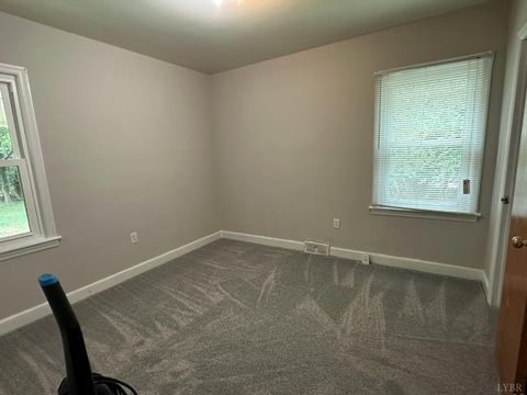 Tiny photo for 230 GROVE Avenue, Lynchburg, VA 24502 (MLS # 362325)