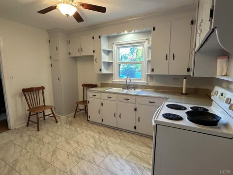 Tiny photo for 230 GROVE Avenue, Lynchburg, VA 24502 (MLS # 362325)