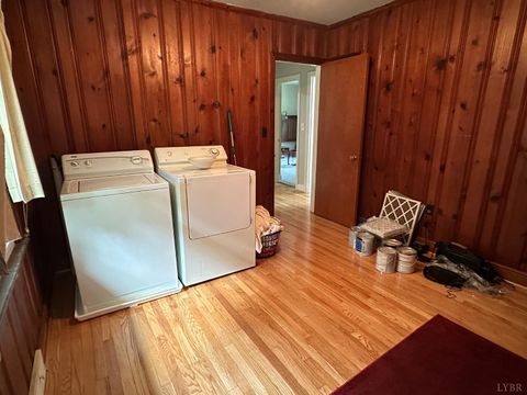 Tiny photo for 230 GROVE Avenue, Lynchburg, VA 24502 (MLS # 362325)