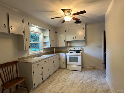 Tiny photo for 230 GROVE Avenue, Lynchburg, VA 24502 (MLS # 362325)