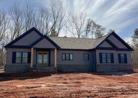 Photo of 2 Acorn Drive, Appomattox, VA 24522 (MLS # 364431)