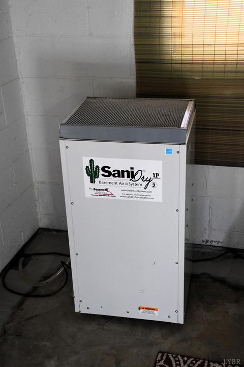 Tiny photo for 818 Oak Street, Bedford, VA 24523 (MLS # 363783)