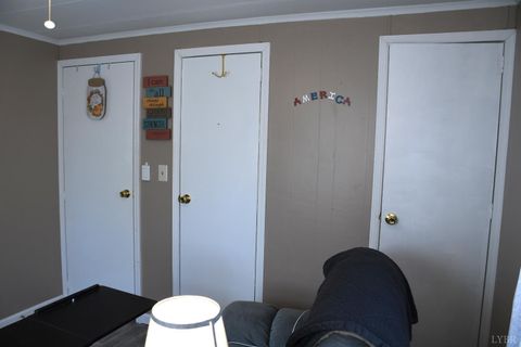 Tiny photo for 818 Oak Street, Bedford, VA 24523 (MLS # 363783)