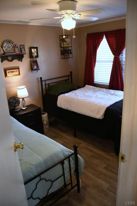 Tiny photo for 818 Oak Street, Bedford, VA 24523 (MLS # 363783)