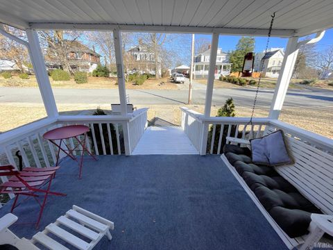 Tiny photo for 818 Oak Street, Bedford, VA 24523 (MLS # 363783)