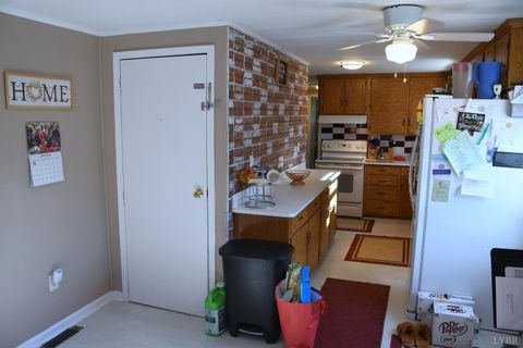 Tiny photo for 818 Oak Street, Bedford, VA 24523 (MLS # 363783)